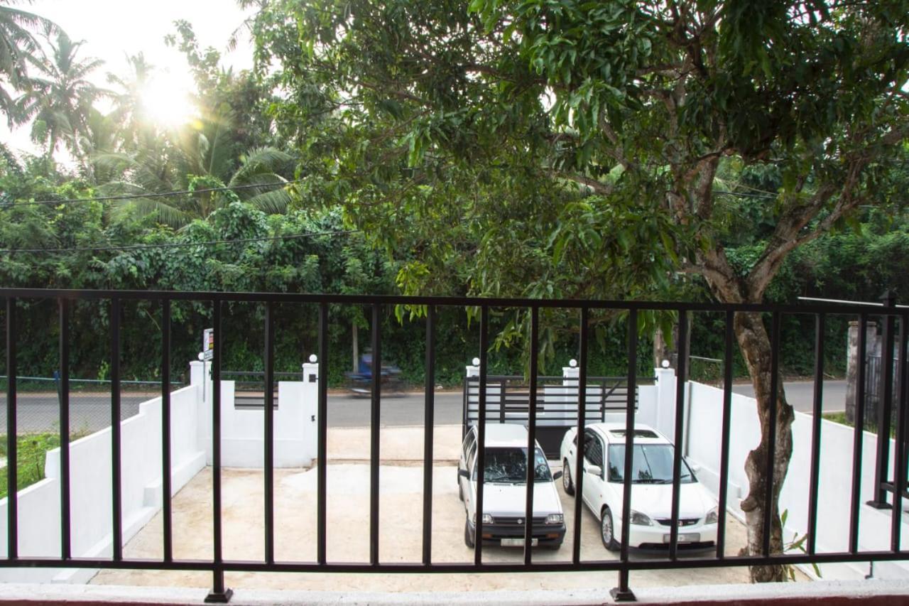 Sanmi Airport Resort Katunayaka Buitenkant foto
