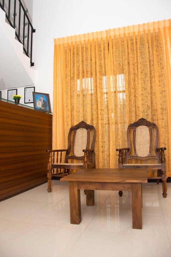 Sanmi Airport Resort Katunayaka Buitenkant foto